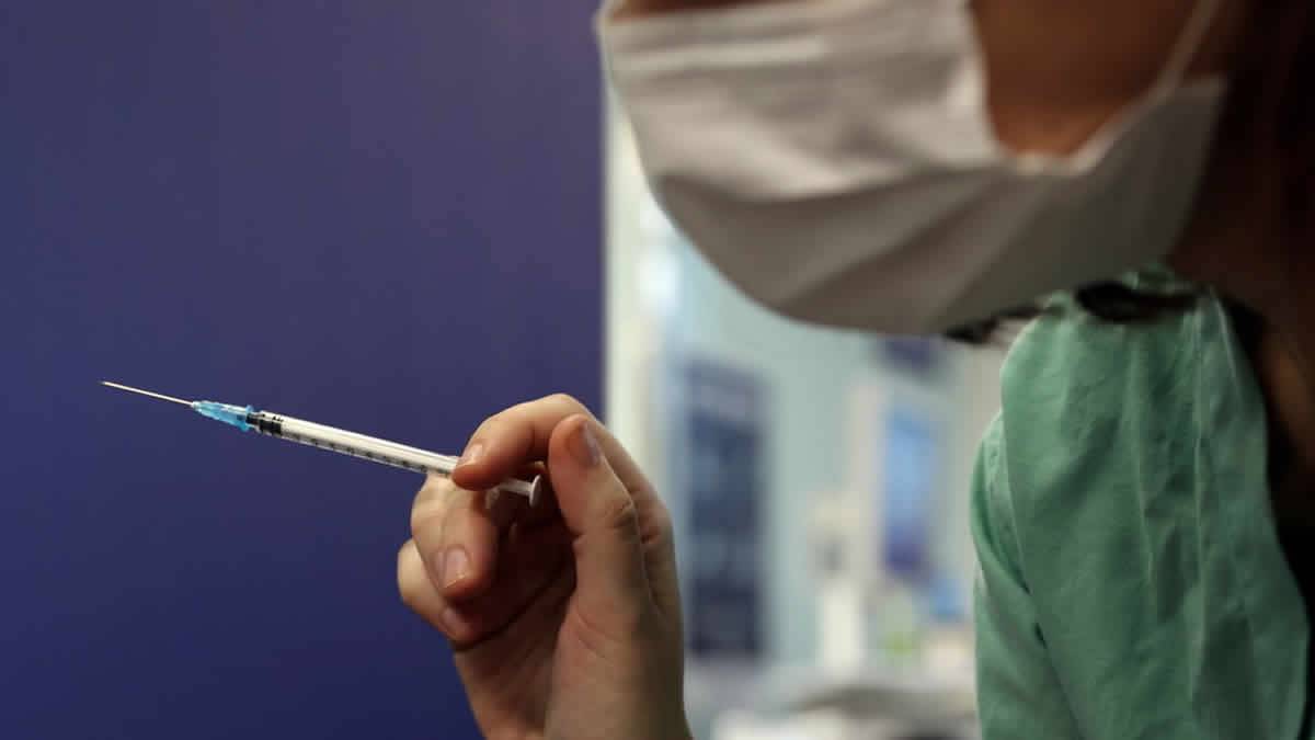 13 Israelenses Sofrem PARALISIA FACIAL Após Tomarem A Vacina Contra A Covid Da Pfizer