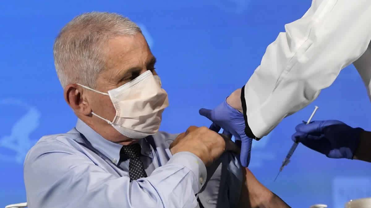 O Dr. Anthony Fauci Diz Que As Novas Variantes 'Mutantes' Do COVID 19 São Um 'Alerta' Para As Pessoas Tomarem A Vacina Contra O Coronavírus