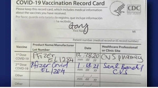 Homem Testa Positivo Para COVID Três Semanas Após A Segunda Dose De Vacina