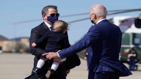 Hunter Biden Convenceu O Pai A Apoiar Publicamente Seu Relacionamento Com A Viúva Do Irmão