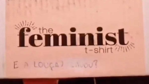 Jovem Compra Camiseta Feminista E Recebe Mensagem E A Louça Lavou.
