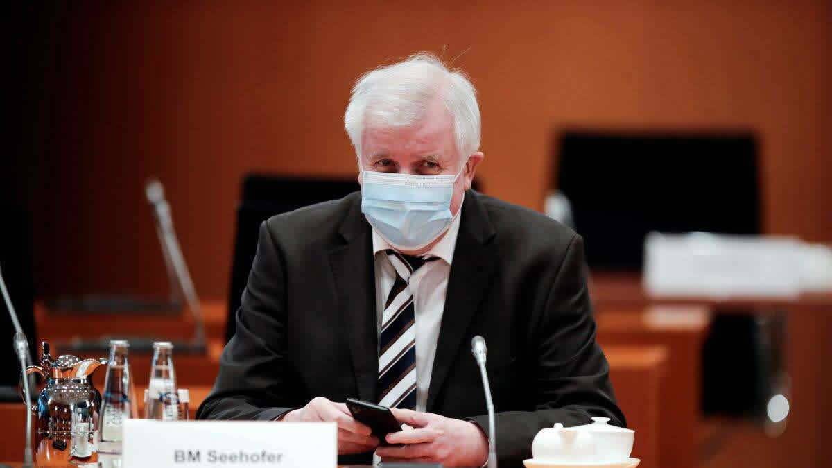 Ministro Alemão De 71 Anos Rejeita Vacina AstraZeneca, Diz Que Não Será ‘forçado’ Pelo Ministro Da Saúde Mais Jovem