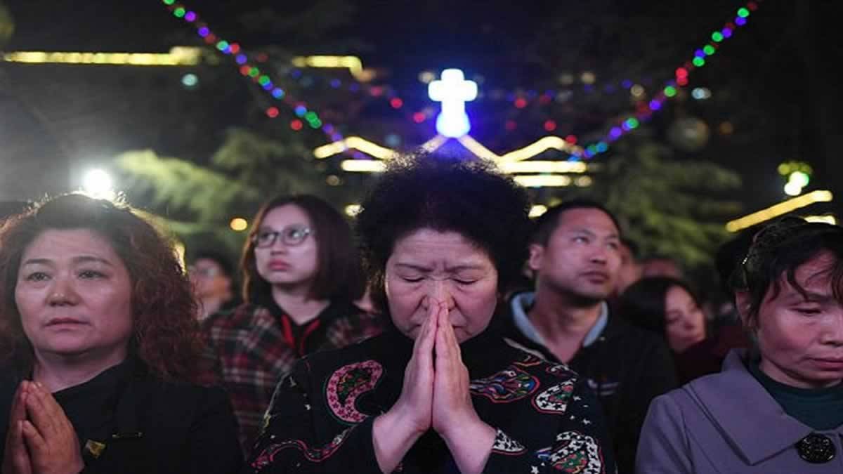 Comunistas Chineses Reprimem Nas Redes Sociais Pesquisa Cristãs Como Cristo, Bíblia E Evangelho