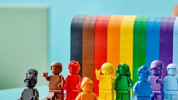 Lego Lança Uma Versão LGBT De Seu Brinquedo