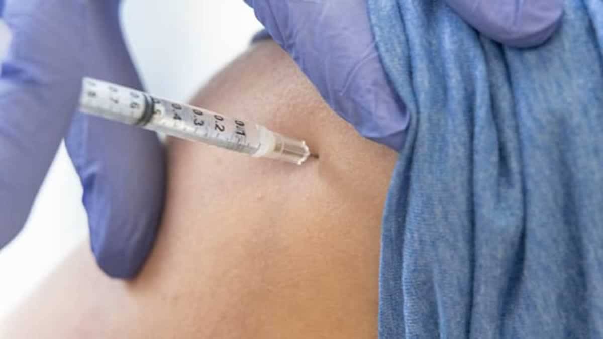 O CDC Diz Que 28 Casos De Coágulo Sanguíneo E 3 Mortes Podem Estar Ligadas à Vacina Contra Covid Da J&J