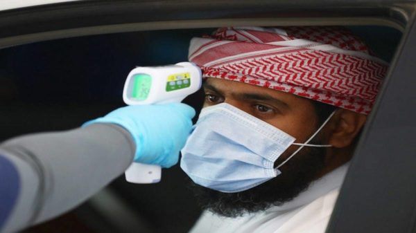 Abu Dhabi Proíbe Pessoas Não Vacinadas Da Maioria Dos Lugares Públicos