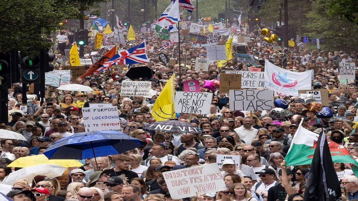 Dezenas De Milhares Marcha Pela Liberdade Em Londres