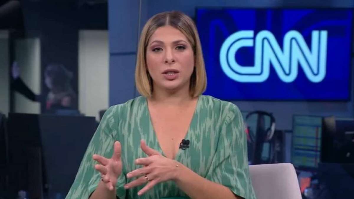 Âncora Da CNN Comete Gafe E Diz Que Bolsonaro Foi Enterrado