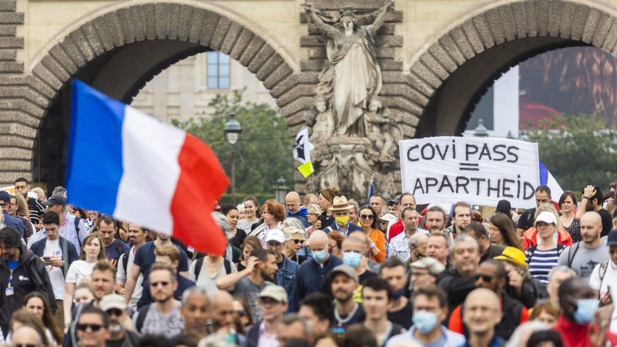 Mais De 160.000 Franceses Protestam Contra A Vacinação Obrigatória E Passaportes De Saúde