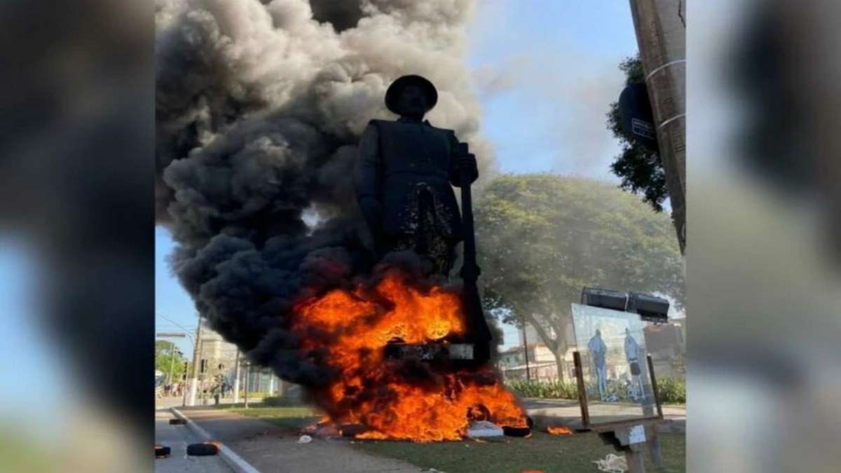 Polícia De SP Prende Suspeito De Incendiar Estátua De Borba Gato