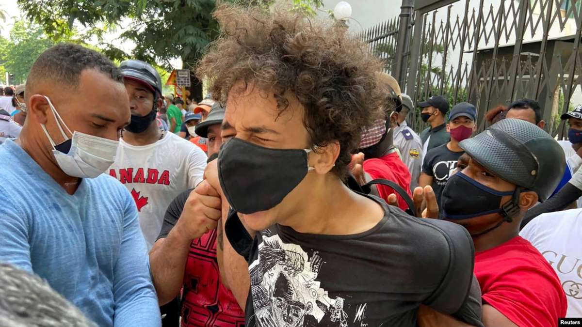 Segurança Do Estado De Cuba Prendendo Crianças Suspeitas De Participarem De Protestos Pacíficos