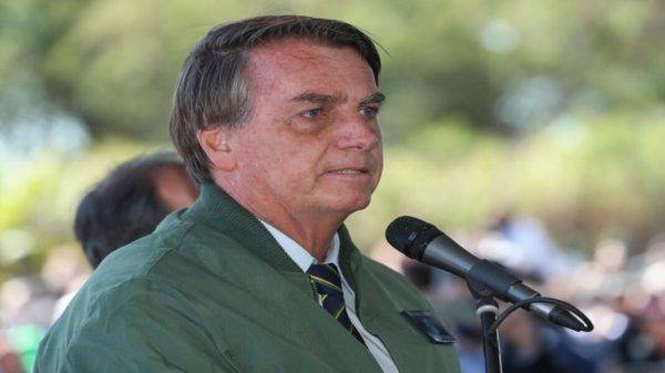 Alto Comando Do Exército Está Preocupado Com Futuro Da Pátria, Diz Bolsonaro
