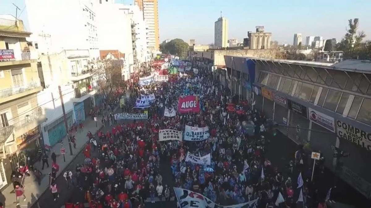 Argentinos Vão às Ruas Em Protesto Por Trabalho