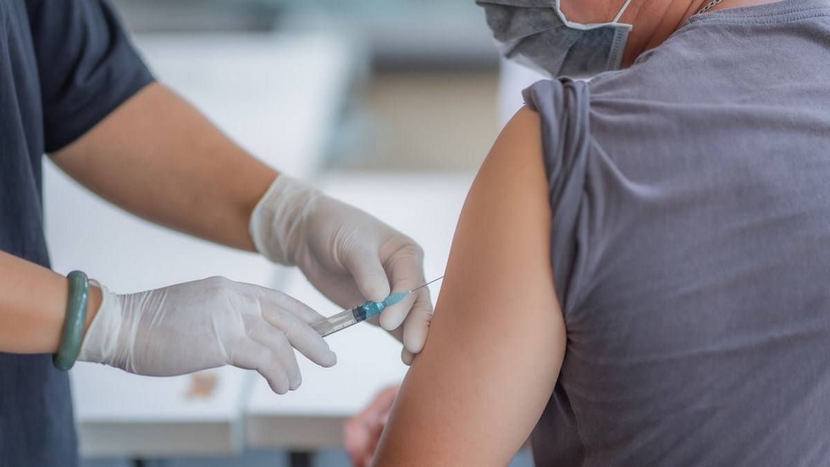 Coreia Do Sul Compensará Enfermeira Paralisada Após Vacina AstraZeneca