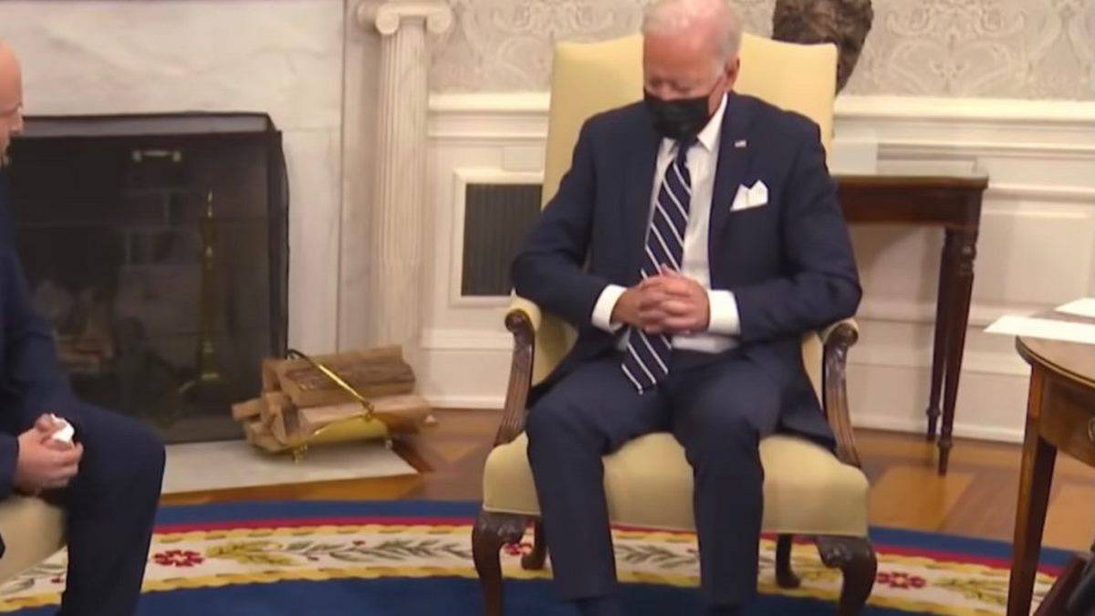 Joe Biden Cochila Durante Reunião Com O Primeiro Ministro Israelense