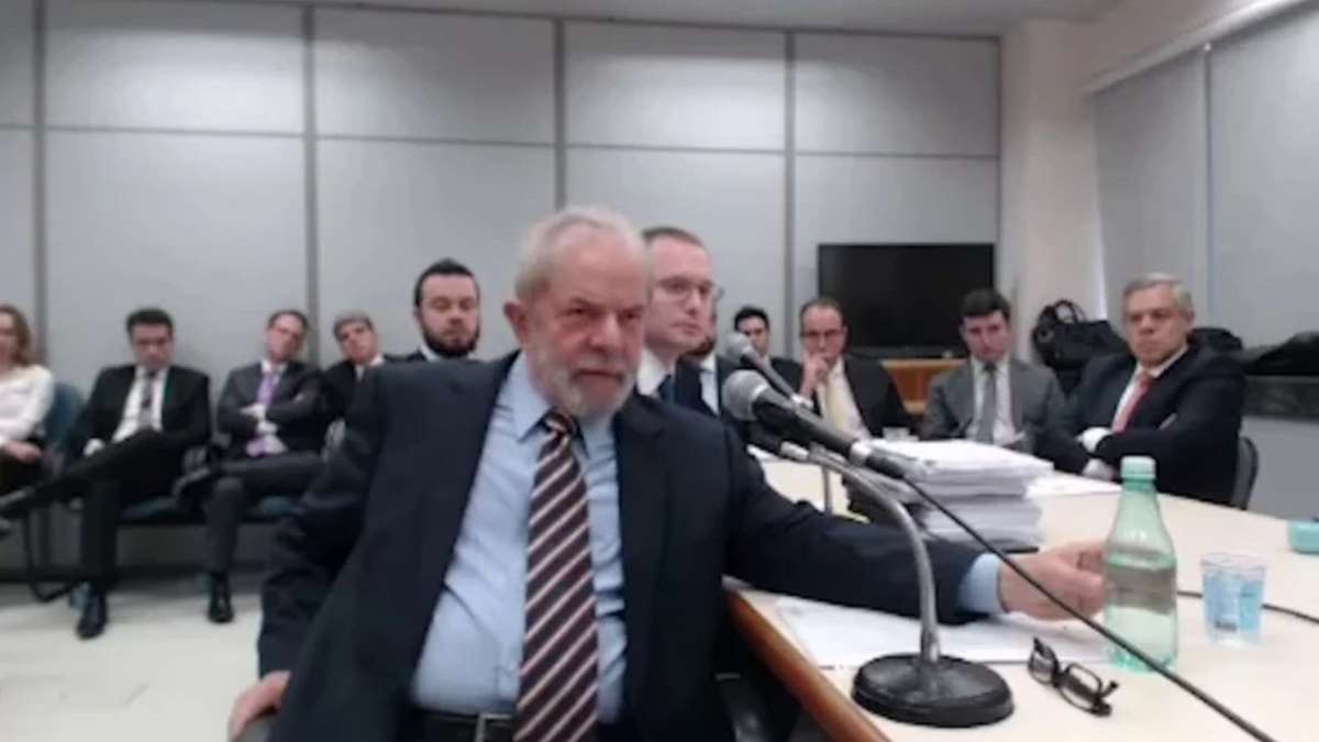 Procuradoria No DF Ratifica Denúncia Contra Lula