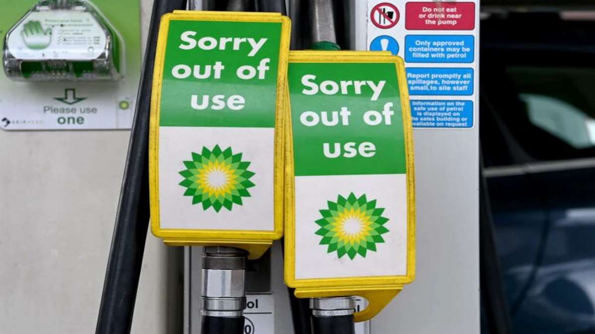 Reino Unido Mobiliza O Exército Contra Escassez De Gasolina