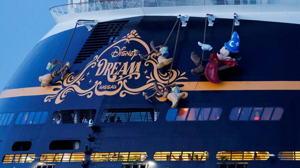 A Popa Do Disney Dream, Um Navio Da Disney Cruise Lines.