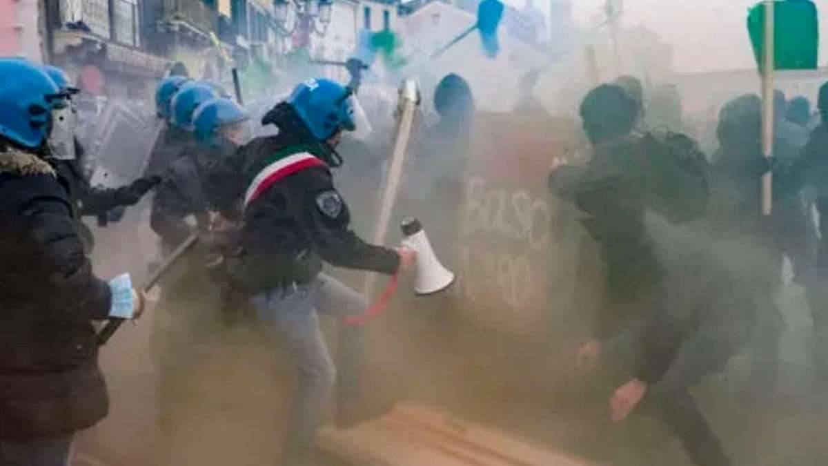 Grupos De Esquerda Organizaram Protestos Contra A Presença De Bolsonaro Na Itália