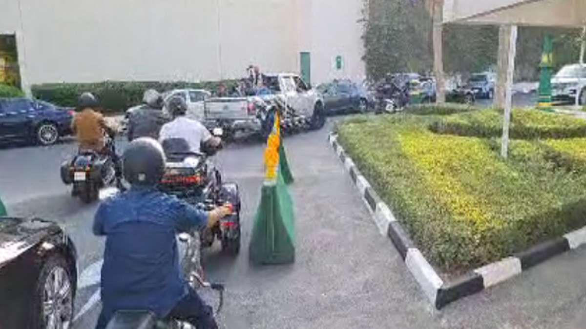 Presidente Bolsonaro Participa De Motociata Em Doha, No Catar