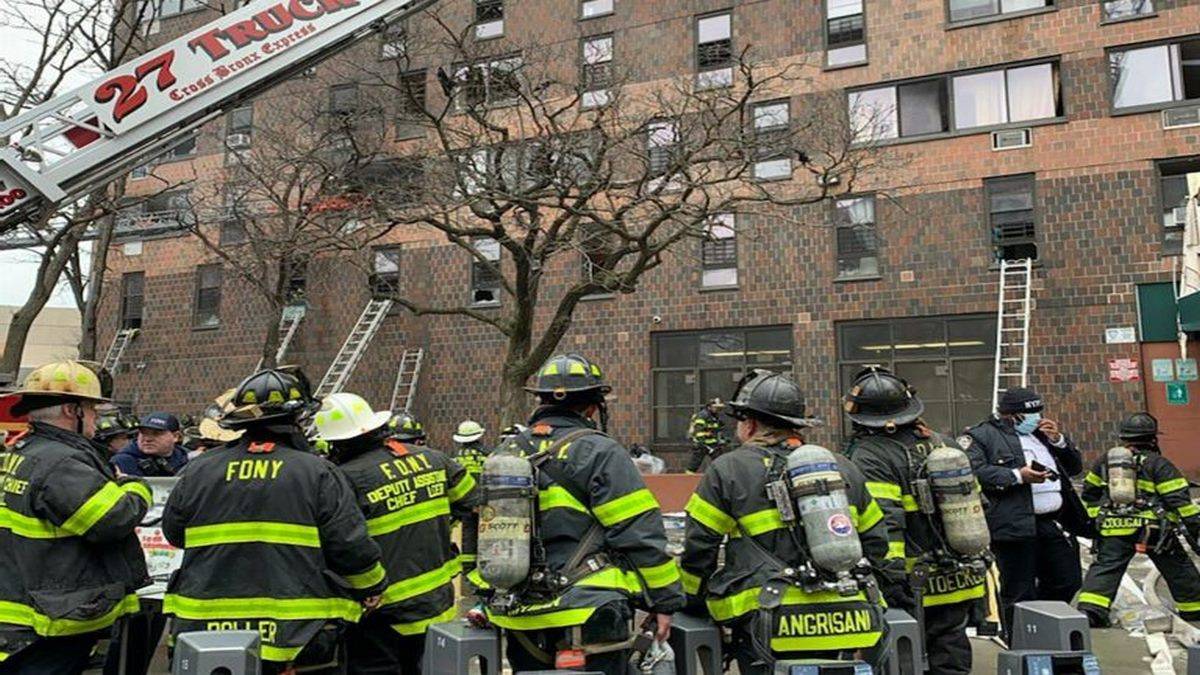 Incêndio Em Prédio Residencial Deixa Ao Menos 19 Mortos Em Nova Iorque