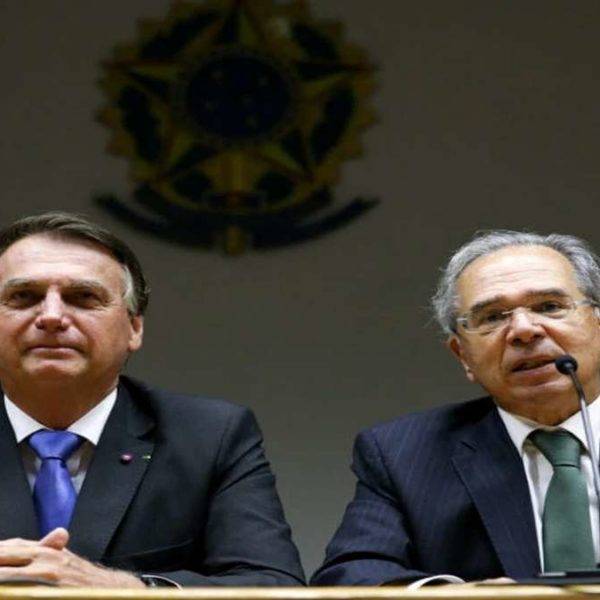 Presidente Jair Bolsonaro Ao Lado Do Ministro Da Economia, Paulo Guedes