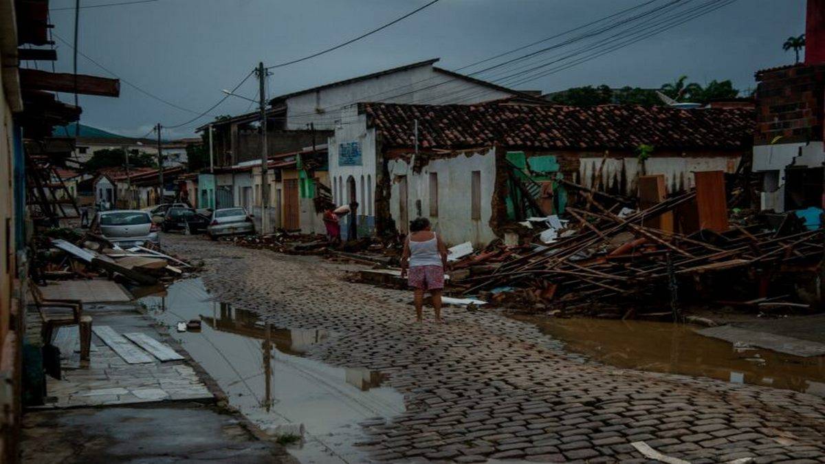 Casas Destruidas Por Inundaçoes
