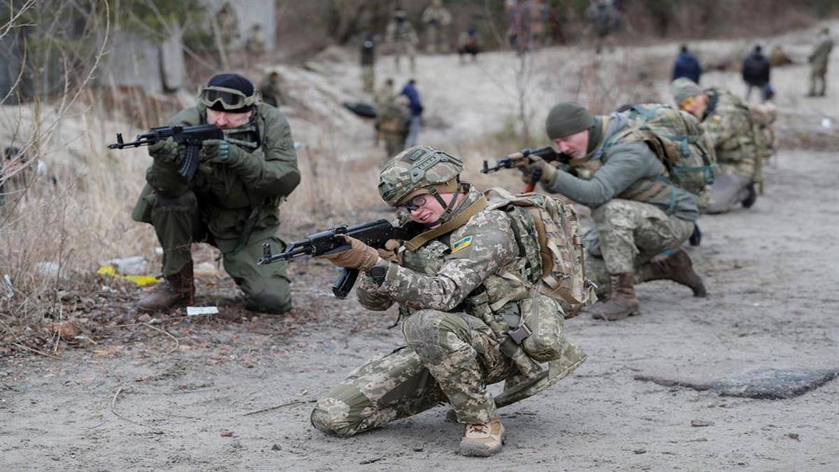 Militares Ucranianos Em Treinamento Próximo A Kiev Foto EFE EPA Sergey Dolzhenko