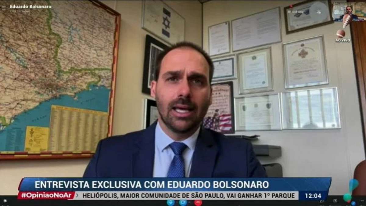 O Deputado Eduardo Bolsonaro Foi Entrevistado No Programa Opinião No Ar, Da RedeTV