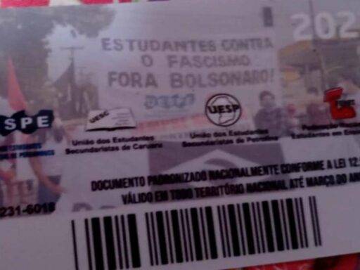 Carteira De Estudante Contendo Foto De Manifestação Contra Bolsonaro Foto Arquivo Pessoal