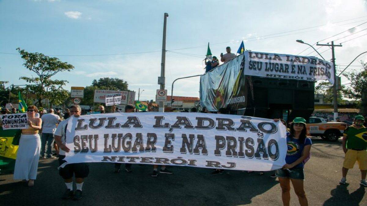 Grupo Organiza Protesto Contra Lula No Centro De Niterói