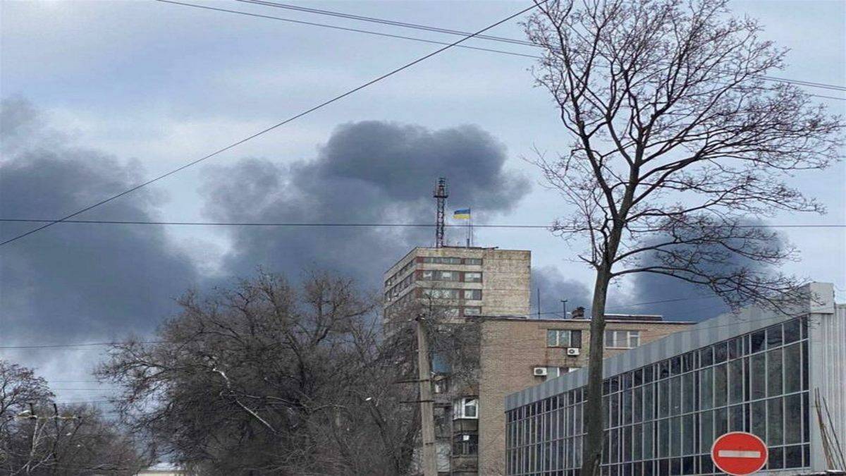 Imagem Do Teatro Destruído Por Um Ataque Aéreo Em Mariupol No Dia 16 De Março Foto EFE EPA Donetsk Regional Civil Military