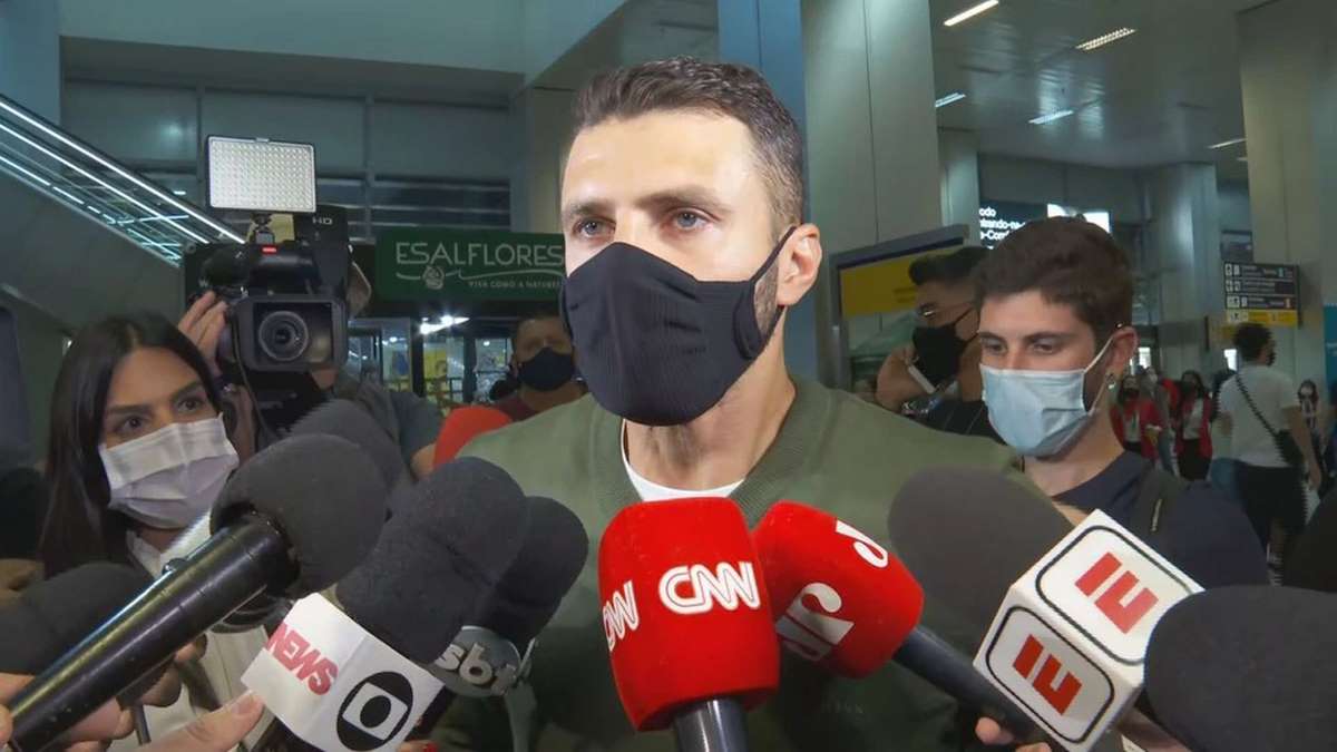 Junior Moraes Desembarcou No Brasil Nesta Quinta Feira Foto Reprodução TV Globo