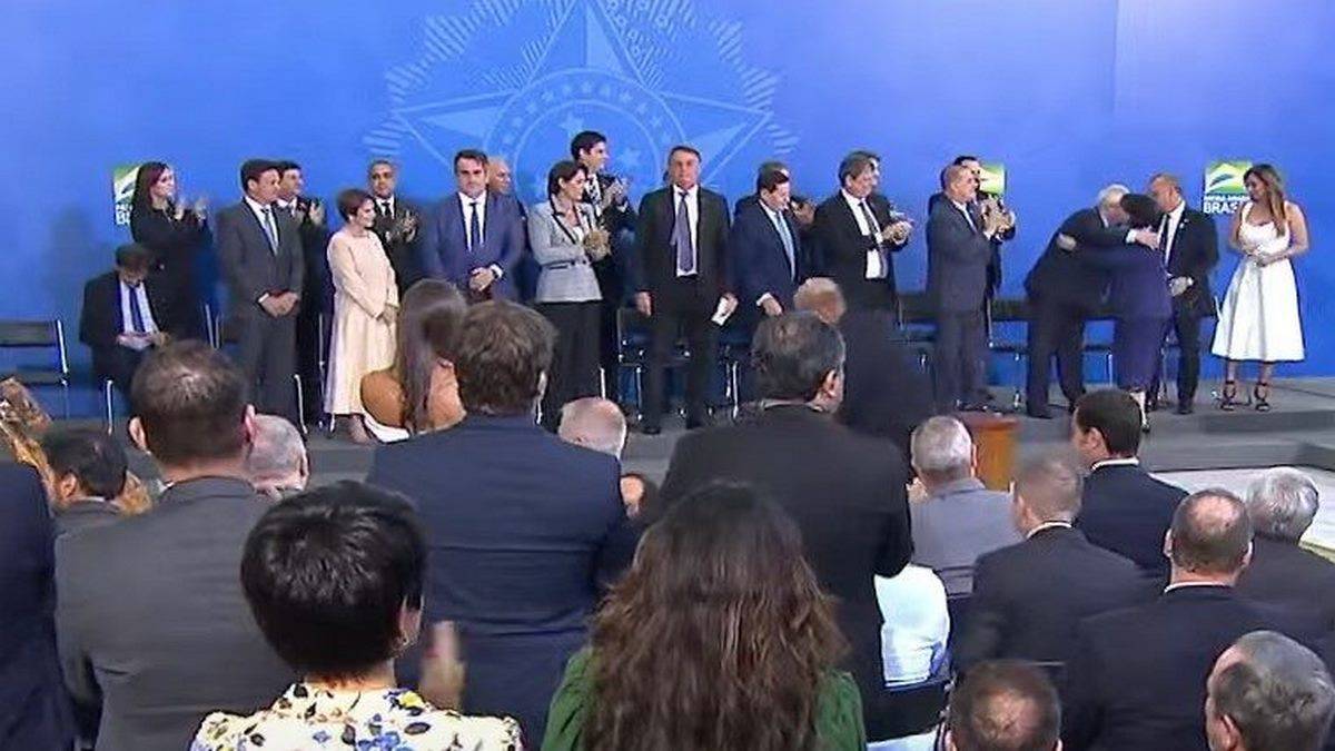 Ministros Participam De Cerimônia De Despedida Foto Reprodução Twitter