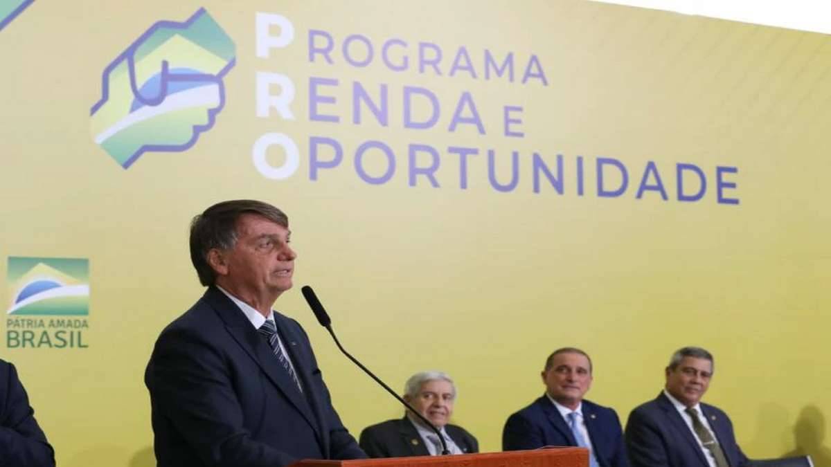 Presidente Bolsonaro Em Discurso Foto Clauber Cleber Caetano PR