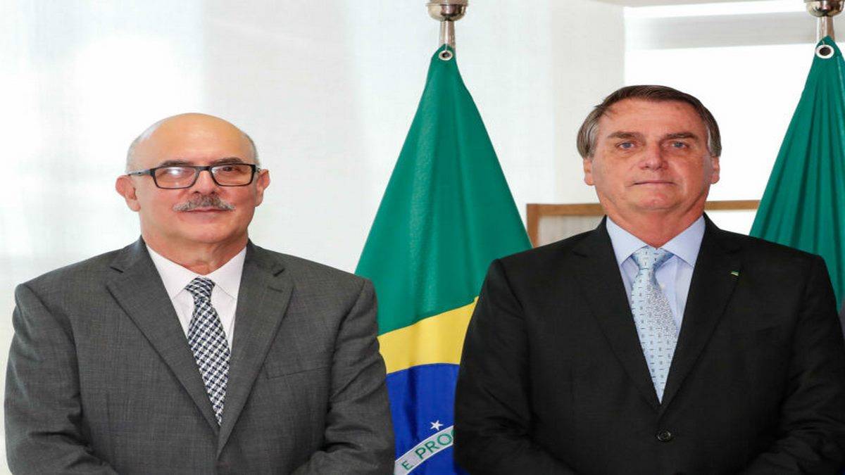 Presidente Jair Bolsonaro Ao Lado Do Ministro Da Educação, Milton Ribeiro Foto PR Alan Santos