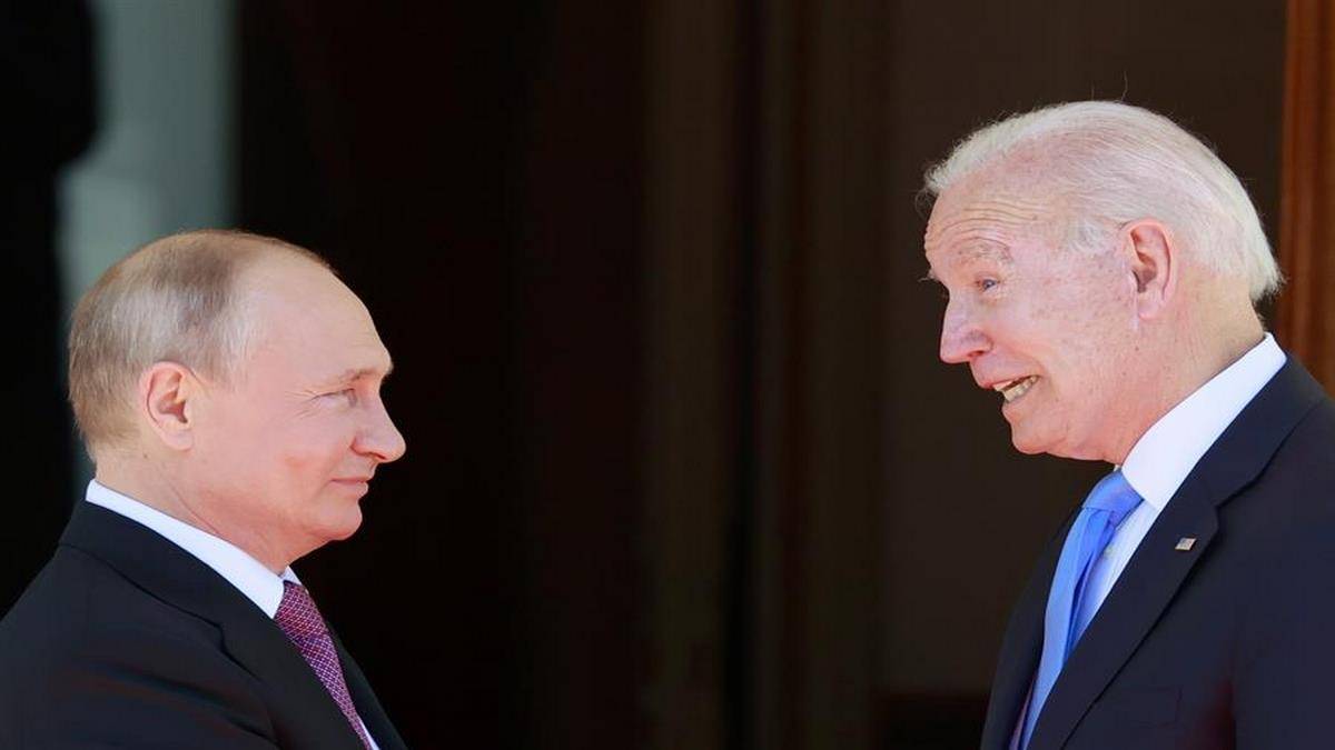 Presidentes Vladimir Putin E Joe Biden Foto EFE EPA DENIS BALIBOUSE POOL