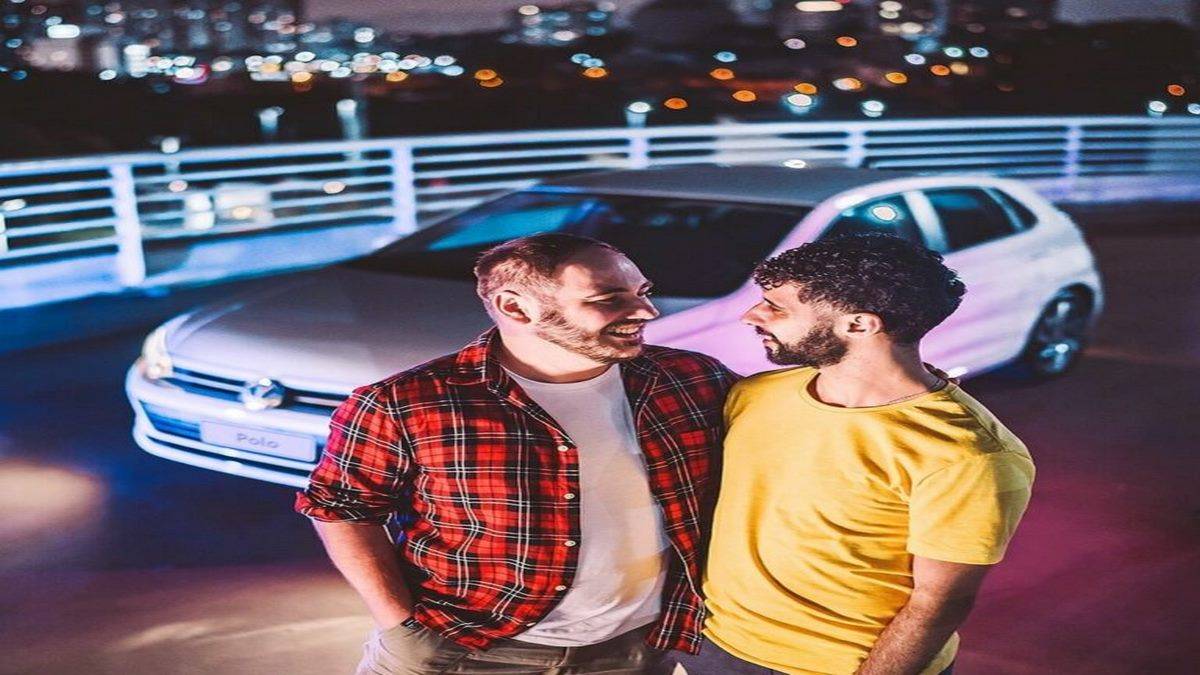 Casal Homossexual Estrela Campanha Da Volkswagen Foto DivulgaçãoVolkswagen