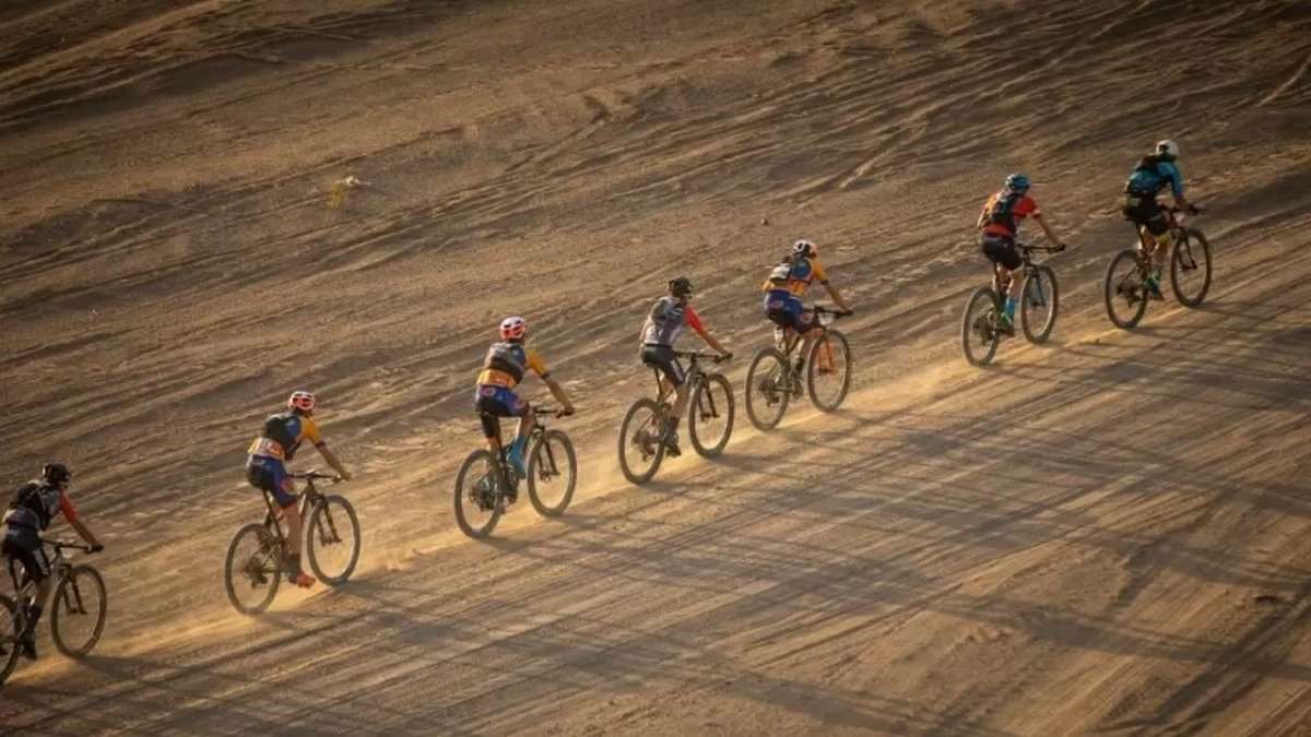 Os Ciclistas Da Titan Desert Percorrem 598 Km No Deserto De Marrocos