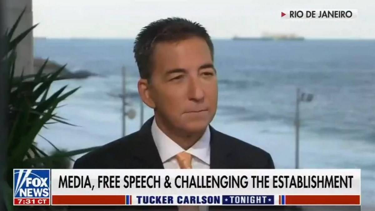 Glenn Greenwald Durante Entrevista A Tucker Carlson, Da Fox News