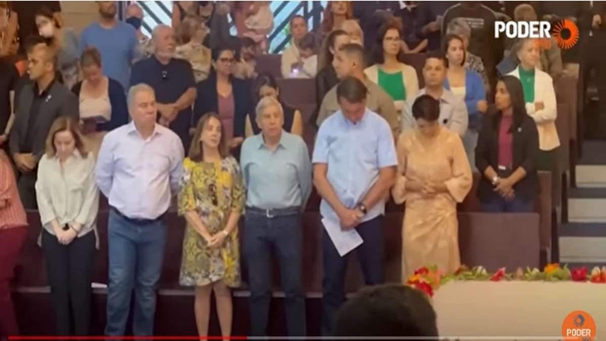 Bolsonaro E Michelle Participaram De Missa Neste Domingo Foto ReproduçãoPoder360