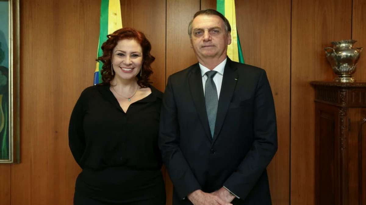 Deputada Carla Zambelli Ao Lado Do Presidente Jair Bolsonaro Foto PRMarcos Corrêa
