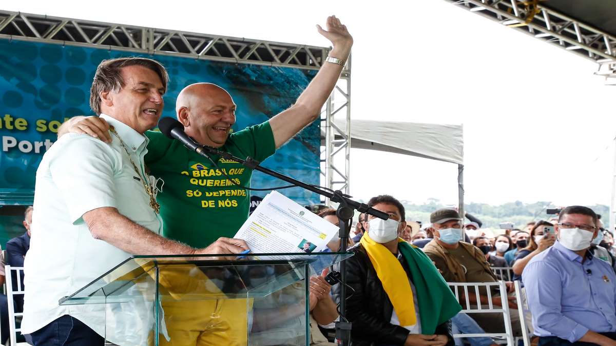 Presidente Jair Bolsonaro E Luciano Hang Foto Anderson RiedelPR