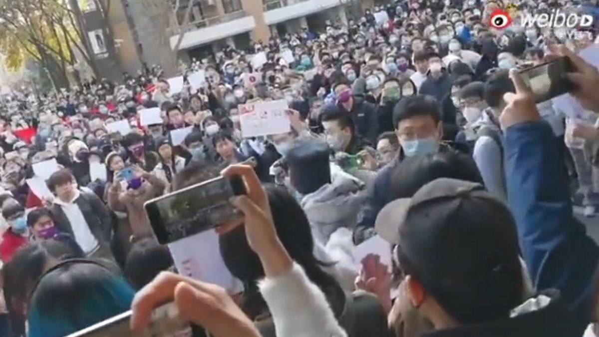 Protestos Se Espalham Na China