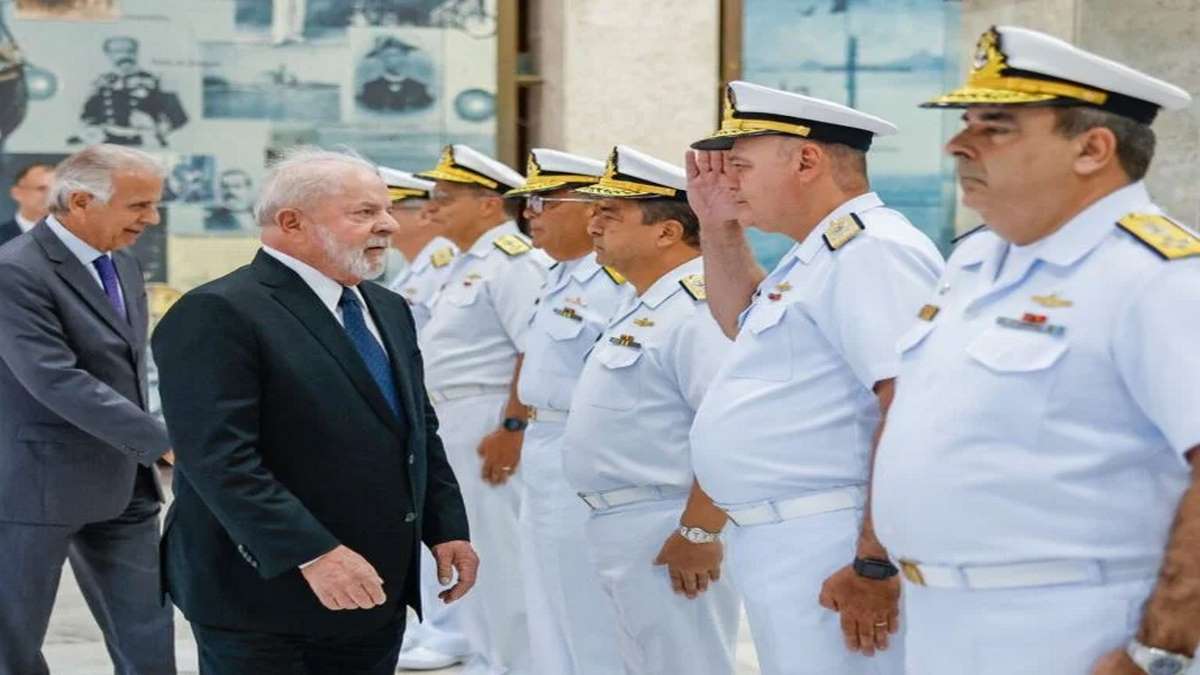 Presidente Lula, Na Chegada Para O Almoço Com O Comando Da Marinha, Na Quarta Feira, 15