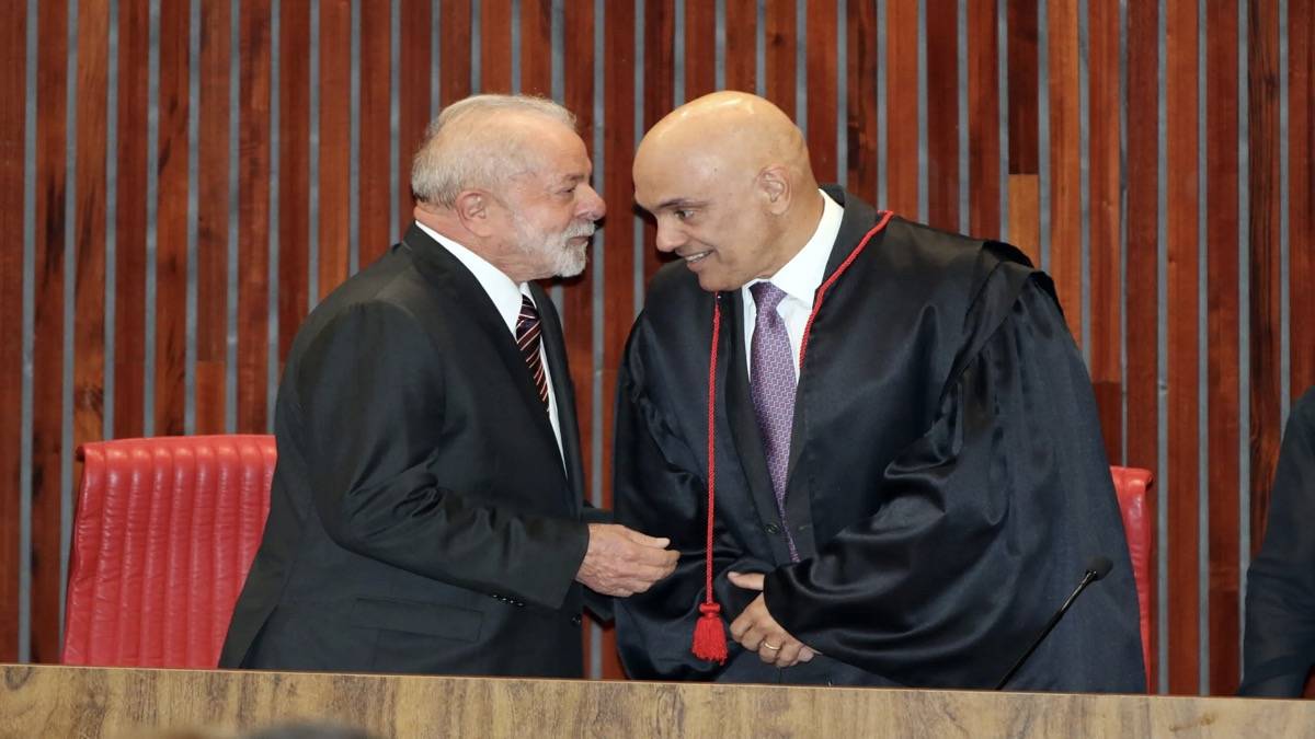 Lula E O Ministro Alexandre De Moraes, Durante A Cerimônia De Diplomação Na Sede Do TSE