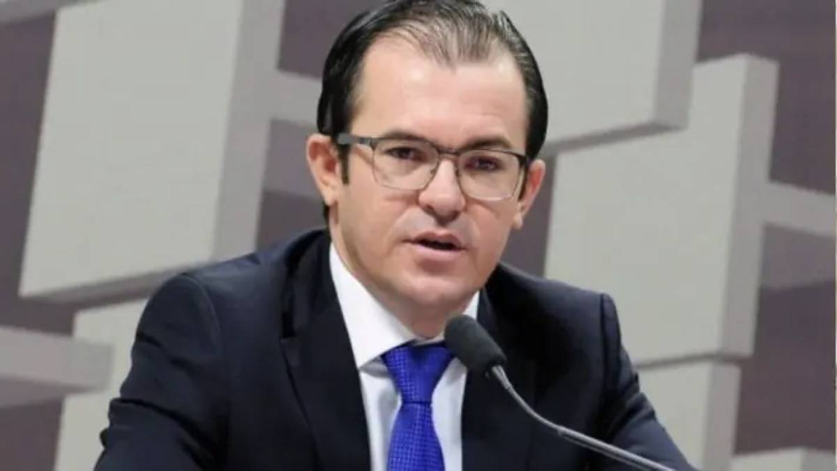 Efrain Cruz É Advogado E Secretário Executivo Do Ministério De Minas E Energia