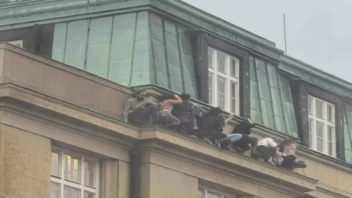 Estudantes Se Escondem De Atirador Em Prédio Universitário Praga, Na República Tcheca