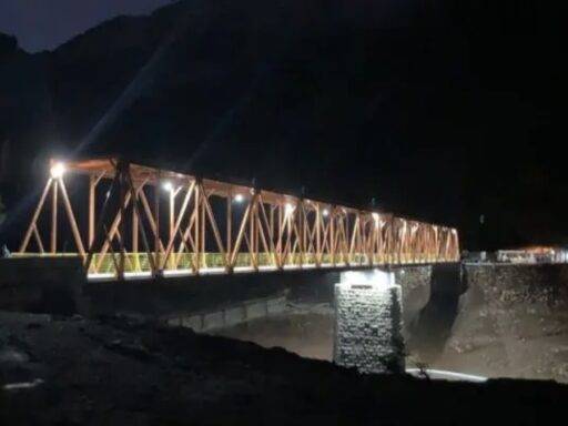 A Ponte De Ferro Ficou Pronta Em 138 Dias, Por Iniciativa Da População