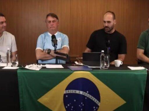 PF Faz Busca Contra Carlos Em Casa Em Angra Onde Bolsonaro Fez Live Com Filhos Na Véspera